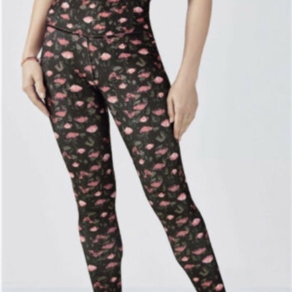 2pc Fabletics Rose Romance Yoga set